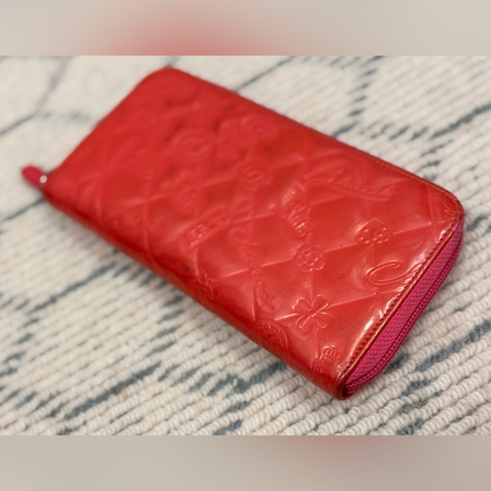 CHANEL Pink Barbie Y2K Vintage Lucky Charm Patent Leather Long Zip Wallet/Clutch - Picture 3 of 16